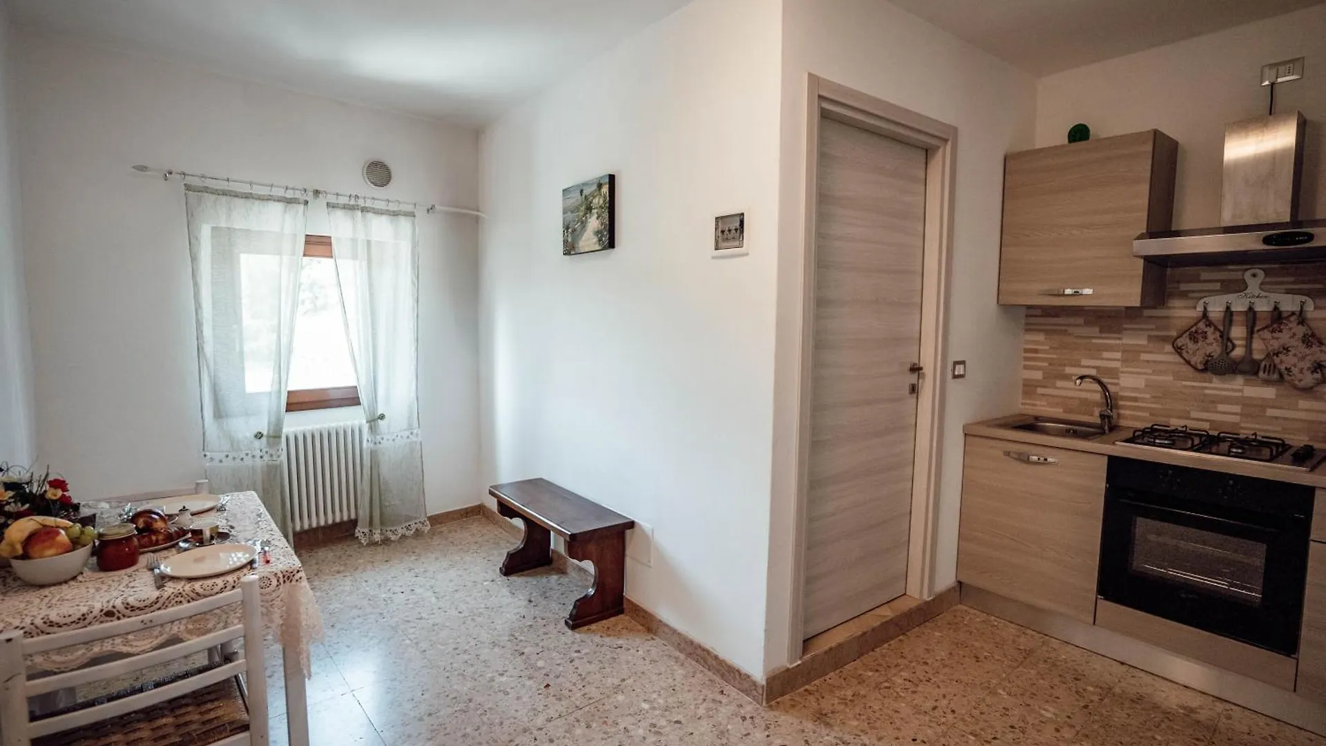 Corte Isabel Costermano 0*,  Italia